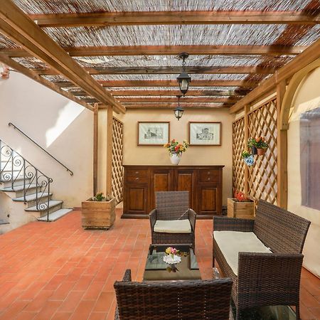 Antica Residenza Santa Chiara -City Center Λούκα Εξωτερικό φωτογραφία