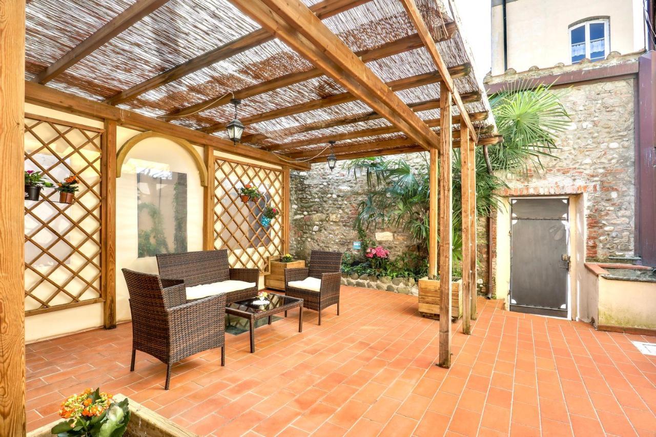Antica Residenza Santa Chiara -City Center Λούκα Εξωτερικό φωτογραφία