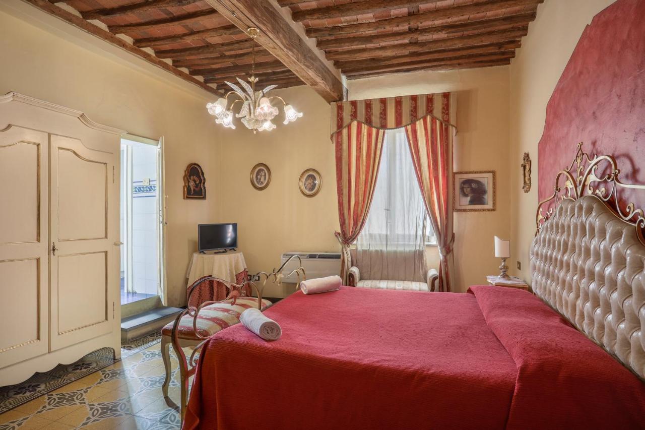 Antica Residenza Santa Chiara -City Center Λούκα Εξωτερικό φωτογραφία