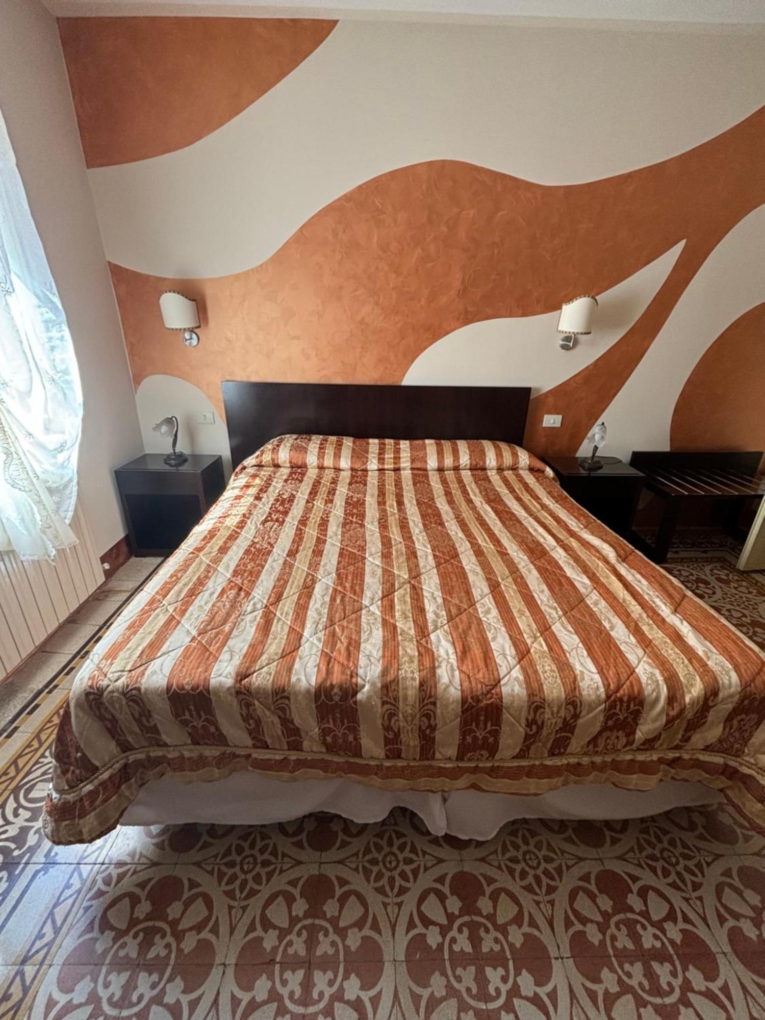 Antica Residenza Santa Chiara -City Center Λούκα Εξωτερικό φωτογραφία