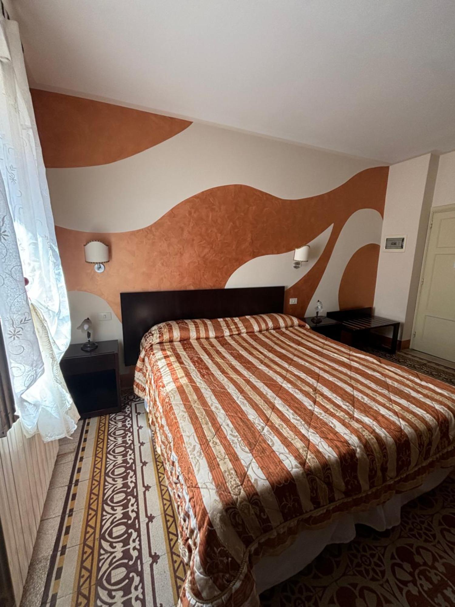 Antica Residenza Santa Chiara -City Center Λούκα Εξωτερικό φωτογραφία