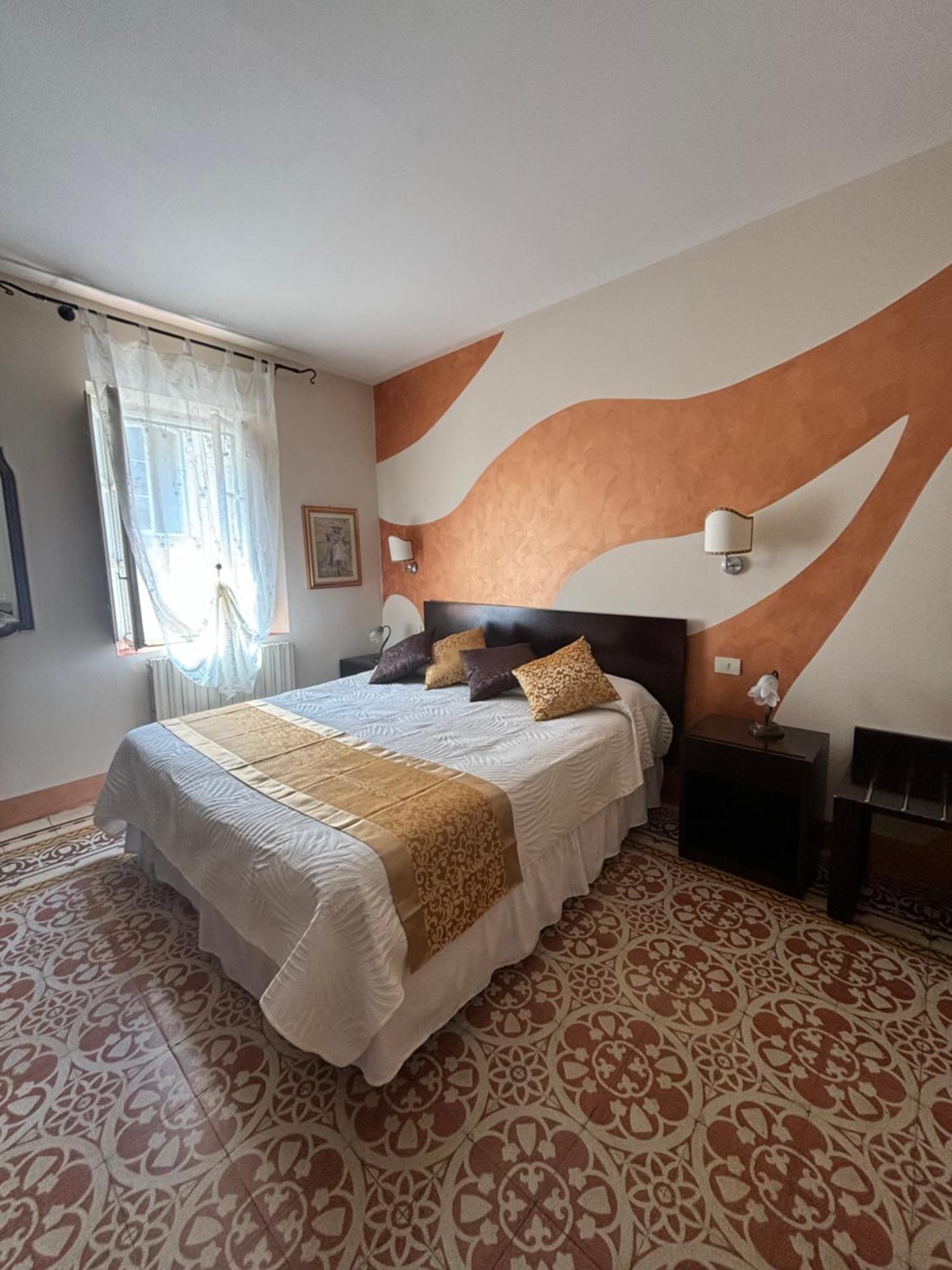 Antica Residenza Santa Chiara -City Center Λούκα Εξωτερικό φωτογραφία