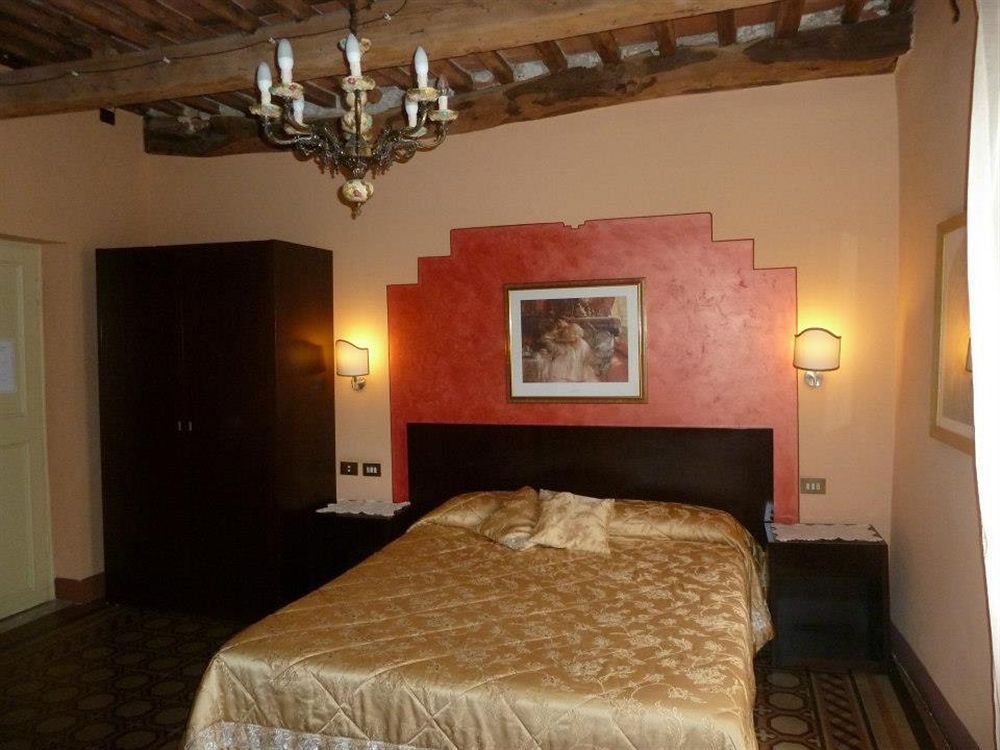 Antica Residenza Santa Chiara -City Center Λούκα Εξωτερικό φωτογραφία